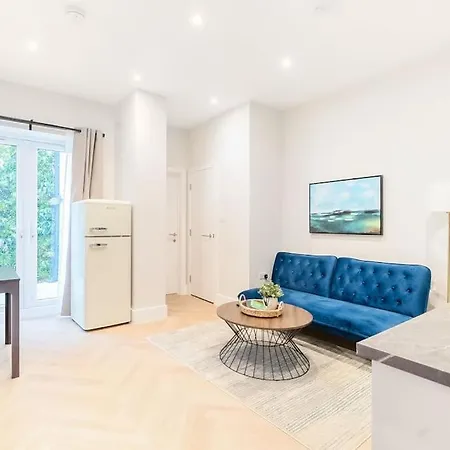 Apartment The Solo Haven 20 Min To London