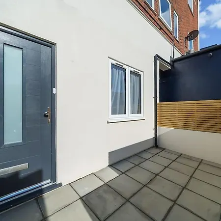 The Solo Haven 20 Min To Apartment London