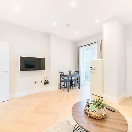 The Solo Haven 20 Min To Apartment