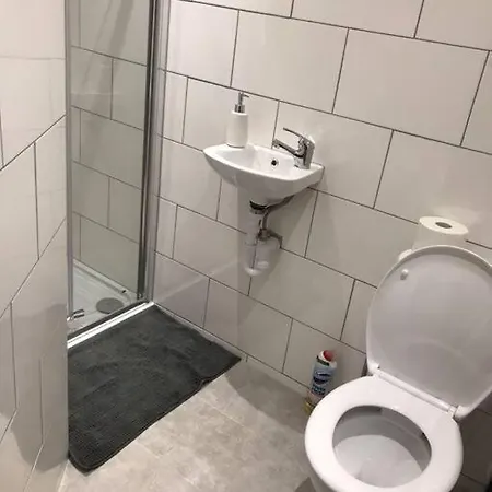 Bedfont House * Hillingdon