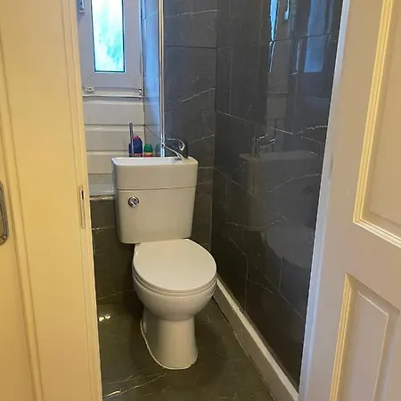 Private With Smart Tv In *