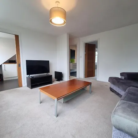 Bright Floor, 1 Bed In Great Location London