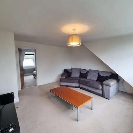 Bright Floor, 1 Bed In Great Location *
