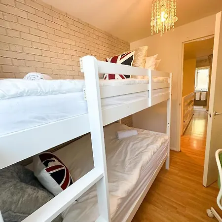 36 O'leary Square Apartment *