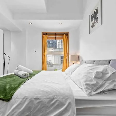 Luxe Living Near Piccadilly Hy11 Apartment *