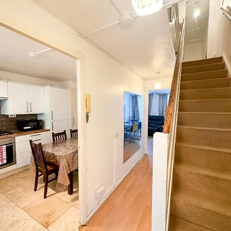 36 O'leary Square Apartment London
