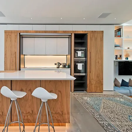 Amazing South Kensington Mews House By Underthedoormat London