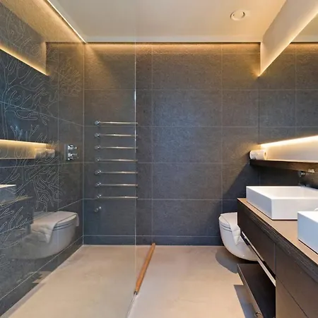 Amazing South Kensington Mews House By Underthedoormat *