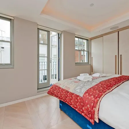 Amazing South Kensington Mews House By Underthedoormat London