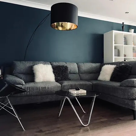 Luxury Mid Century Homestay *