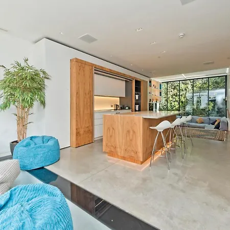 Holiday home Amazing South Kensington Mews House By Underthedoormat *