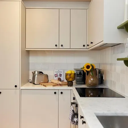 Apartment The Lillie Road Place - Bright 1bdr Flat With Garden *