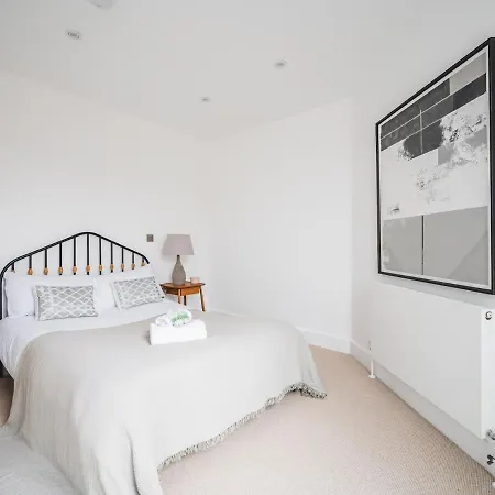 Pass The Keys Modern Ecotownhouse Dulwich Holiday home