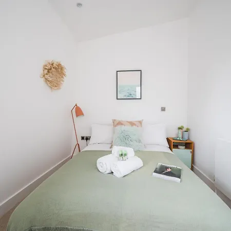Pass The Keys Modern Ecotownhouse Dulwich *