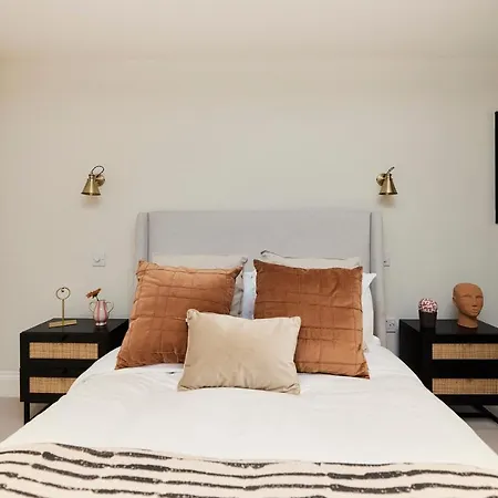 Apartment The Lillie Road Place - Bright 1bdr Flat With Garden London