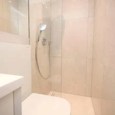 Lovely Flat In Baker Street * London