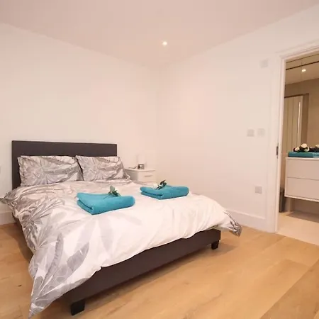 Lovely Flat In Baker Street London