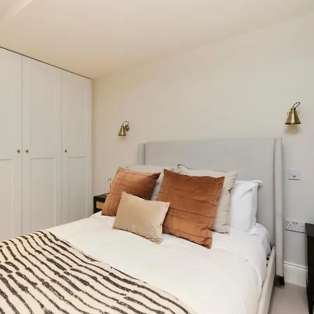 Apartment The Lillie Road Place - Bright 1bdr Flat With Garden *