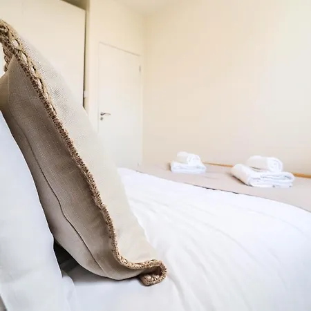 Beautiful 2-Bedroom Flat Just Steps From Oval Station London