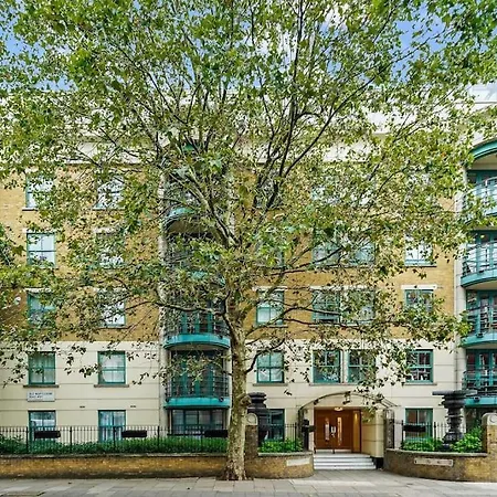Spacious 1 Bedroom Apt Near Marble Arch Apartment London
