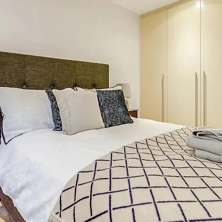 Apartment Spacious 1 Bedroom Apt Near Marble Arch London
