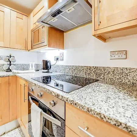 Spacious 1 Bedroom Apt Near Marble Arch Apartment London
