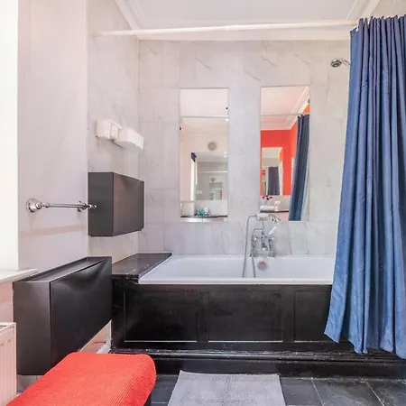 Luxury 3 Bedroom Flat Trafalgar Square, Embankment, Waterloo *