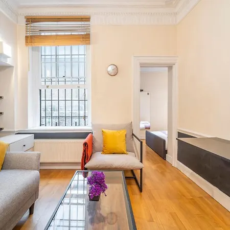 Apartment Luxury 3 Bedroom Flat Trafalgar Square, Embankment, Waterloo London