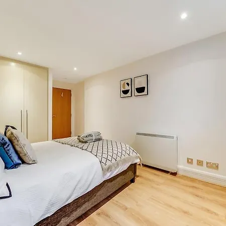 Spacious 1 Bedroom Apt Near Marble Arch Apartment London