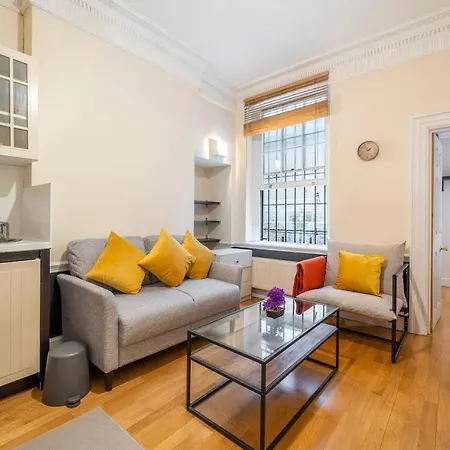 Luxury 3 Bedroom Flat Trafalgar Square, Embankment, Waterloo * London