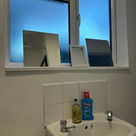 Spacious And Homely One Bedroom London