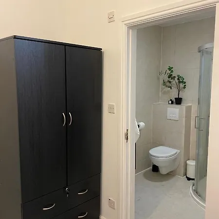 Camberwell Living Studio - Zone 2 *