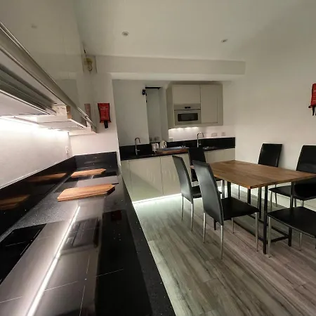 Luxury En-suite 6 Bedroom House - West London Greenford (Greater London)