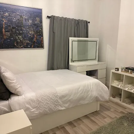 Spacious And Homely One Bedroom London