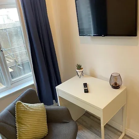 Camberwell Living Studio - Zone 2 London