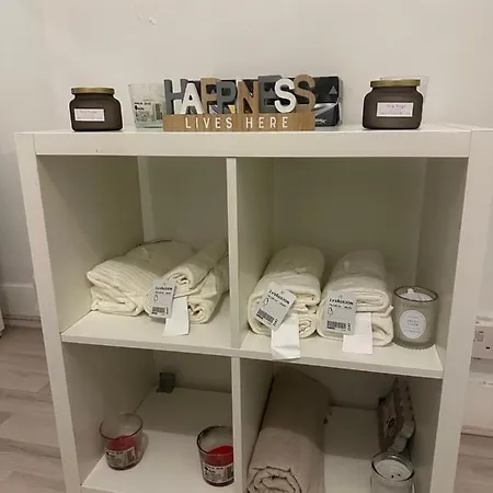 Spacious And Homely One Bedroom Homestay