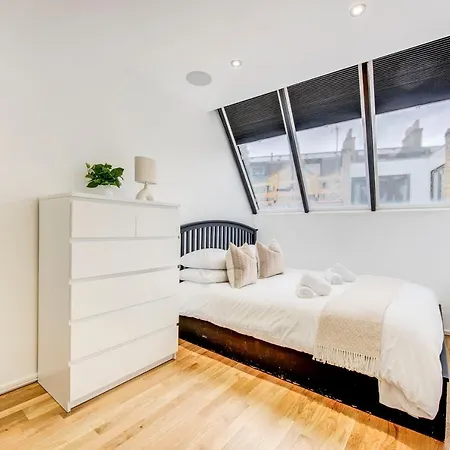 Shoreditch 3-storey Maisonette - By Living Elite Apartment London