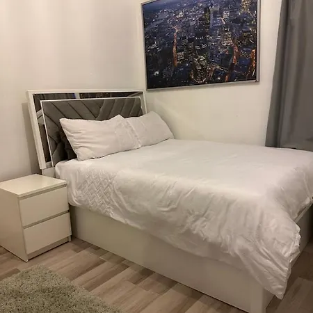 Homestay Spacious And Homely One Bedroom *
