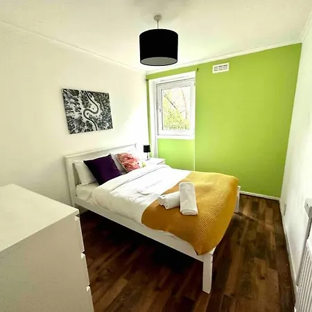 Garden Flat Whitechapel Apartment