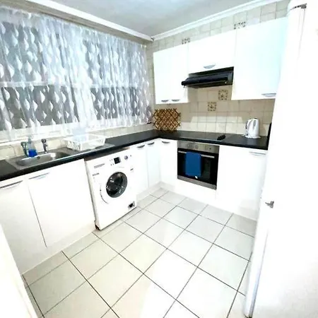 Garden Flat Whitechapel * London
