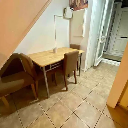 Garden Flat Whitechapel Apartment