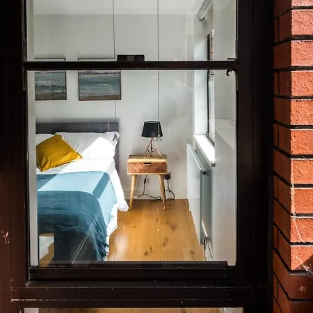 Soho 2 Double Bedroom * London