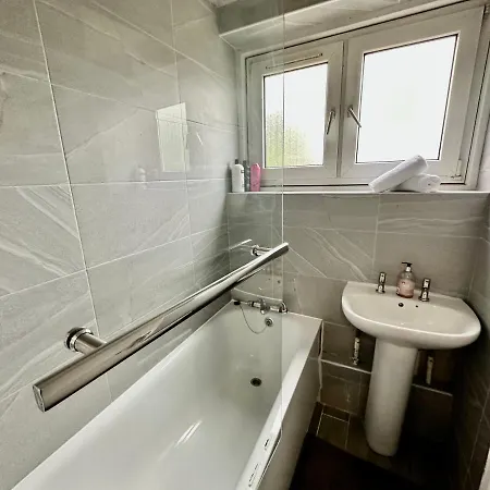 Garden Flat Whitechapel Apartment *