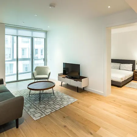 Pico 2 Double Bedroom In Battersea Apartment London