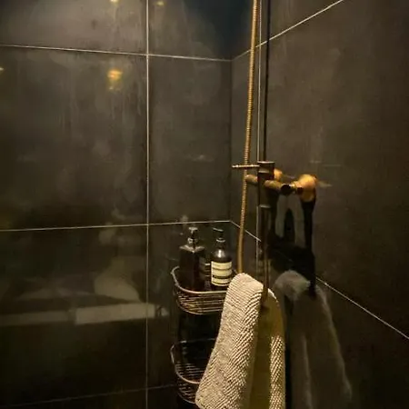 South Ken Designer Pad * London