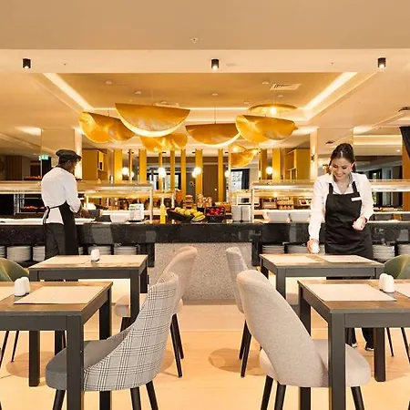 Riu Plaza Victoria Hotell 4*