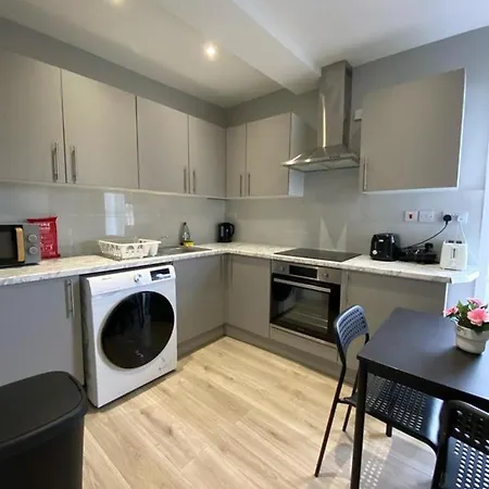 Holloway - Next To Emirates Stadium - Private Bathroom - Shared Kitchen Londra