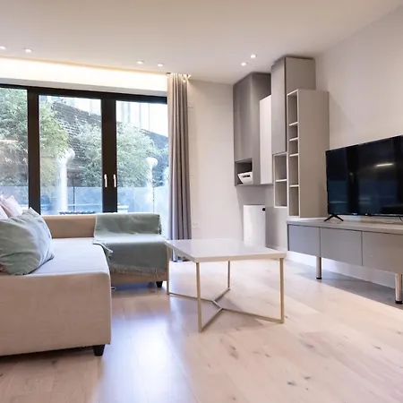 Palmer - Elephant & Castle London