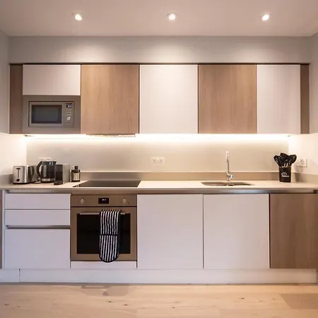 Palmer - Elephant & Castle Apartment *