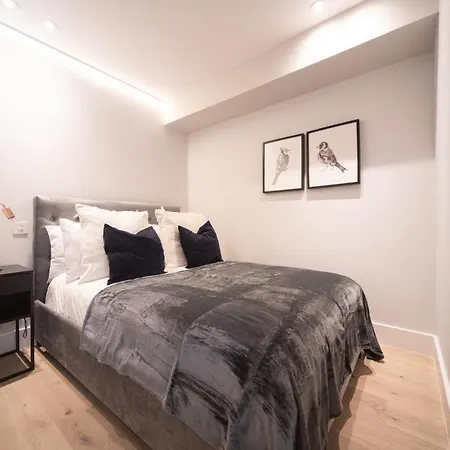 Palmer - Elephant & Castle Apartment *